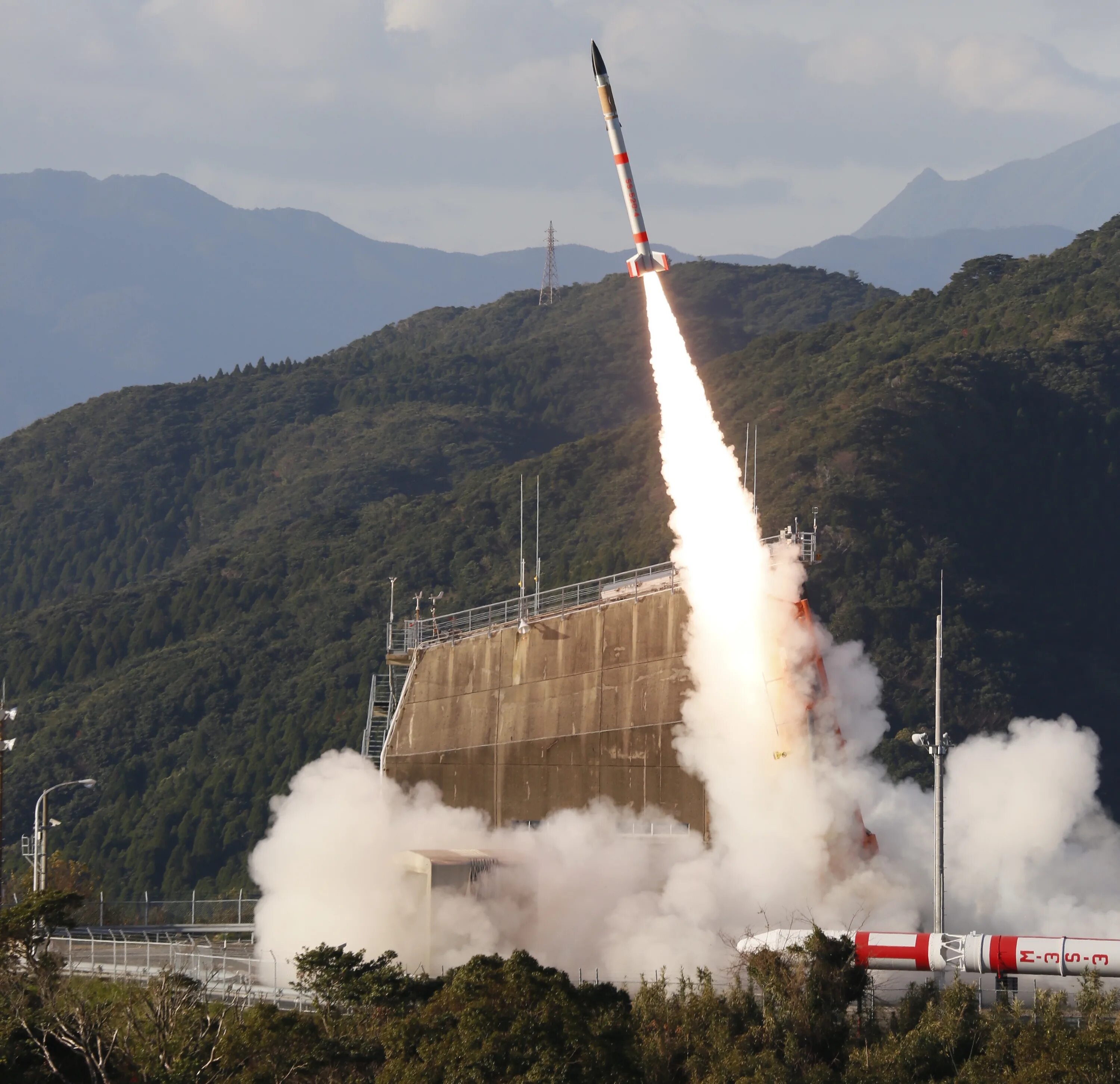 Ракета сс. Ss520 Rocket. SS 520 4 ракета. Японская ракета SS-520. SS-520.