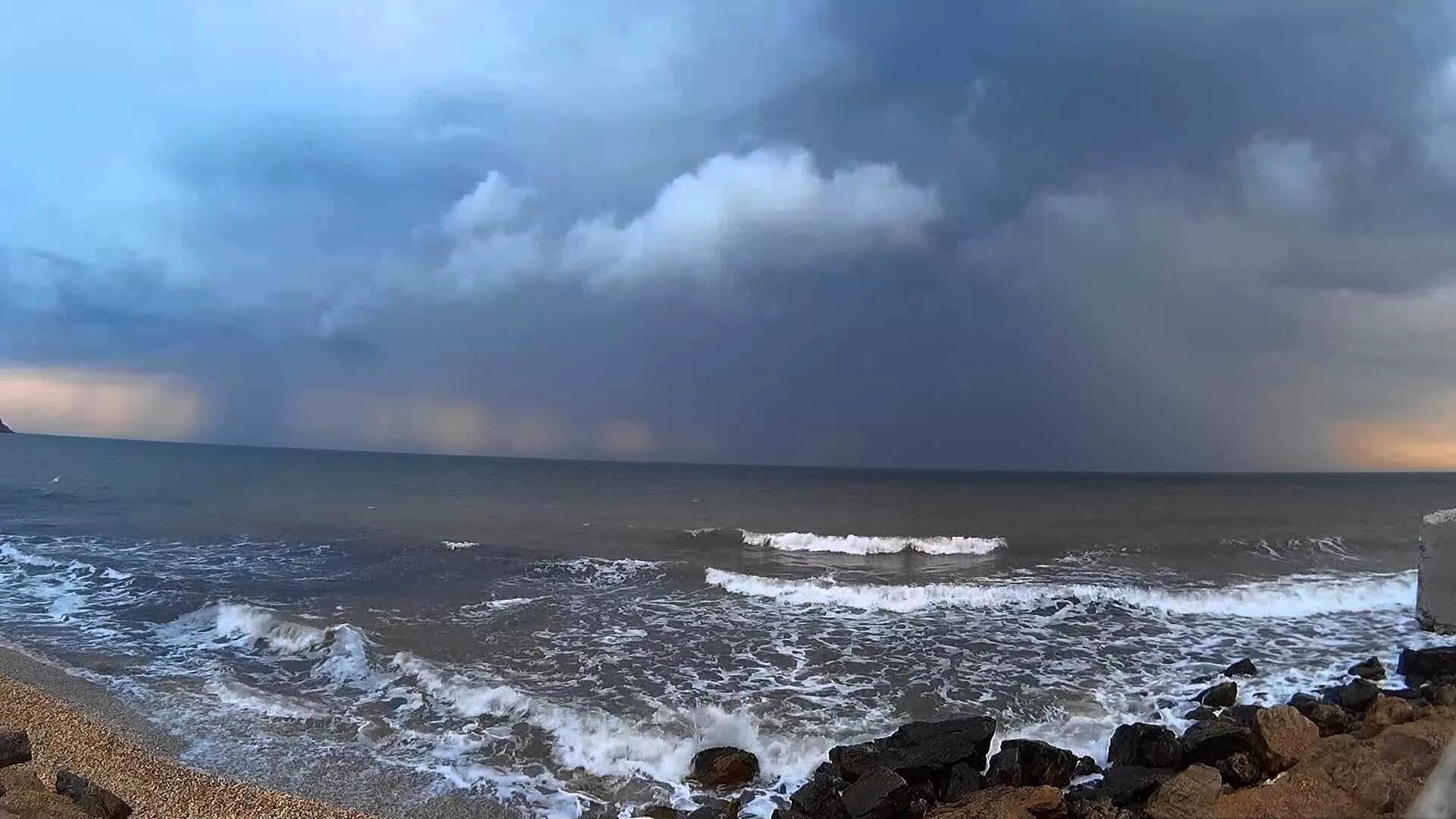 Черное море. Дождь на море. Крым пасмурно. Море в непогоду. Погода морское на 3 дня