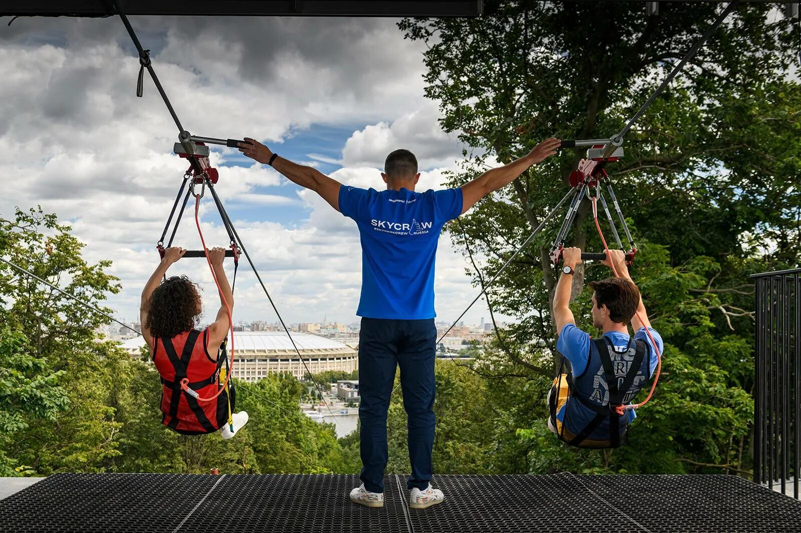 Зиплайн Воробьевы горы. Zipline Москва Воробьевы горы. Зиплайн Скайпарк Москва. Воробьёвы горы тарзанка. Чем можно заняться в 2024