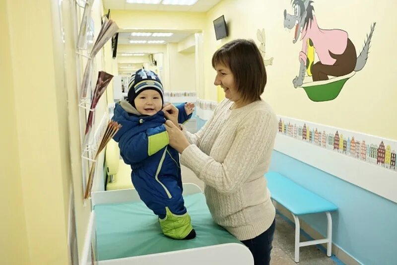 Киров больница на строителей 23. Детский консультативно-диагностический центр киров. Детский центр строителей 23. Строителей 23 киров детская поликлиника. Детская поликлиника гагаринский район москва.