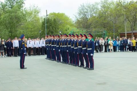Обучался в кадетском корпусе в