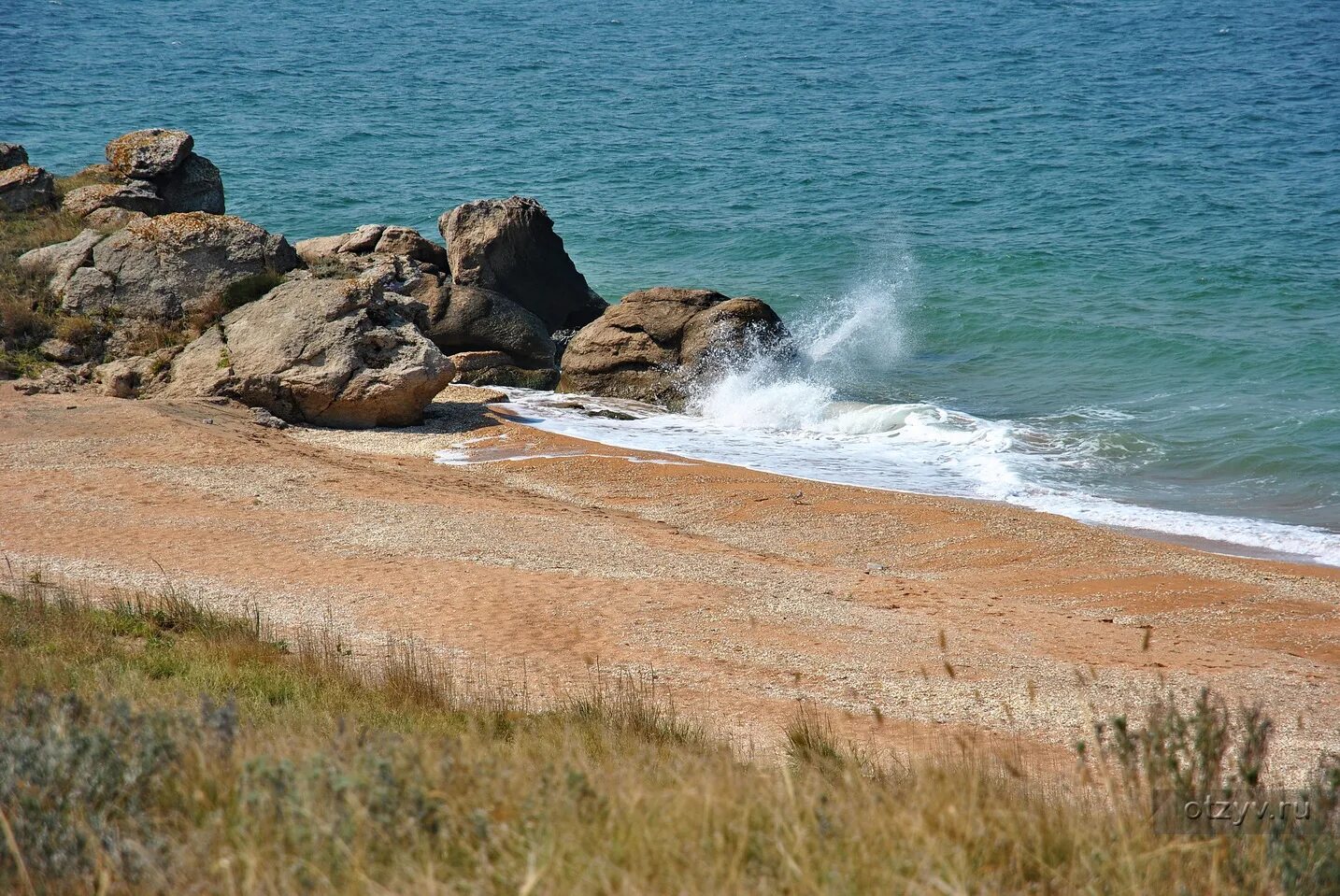 Поселок золотое. Село золотое Керчь. Село золотое Генеральские пляжи. Пляж золотое Керчь. Золотое Крым Керчь.