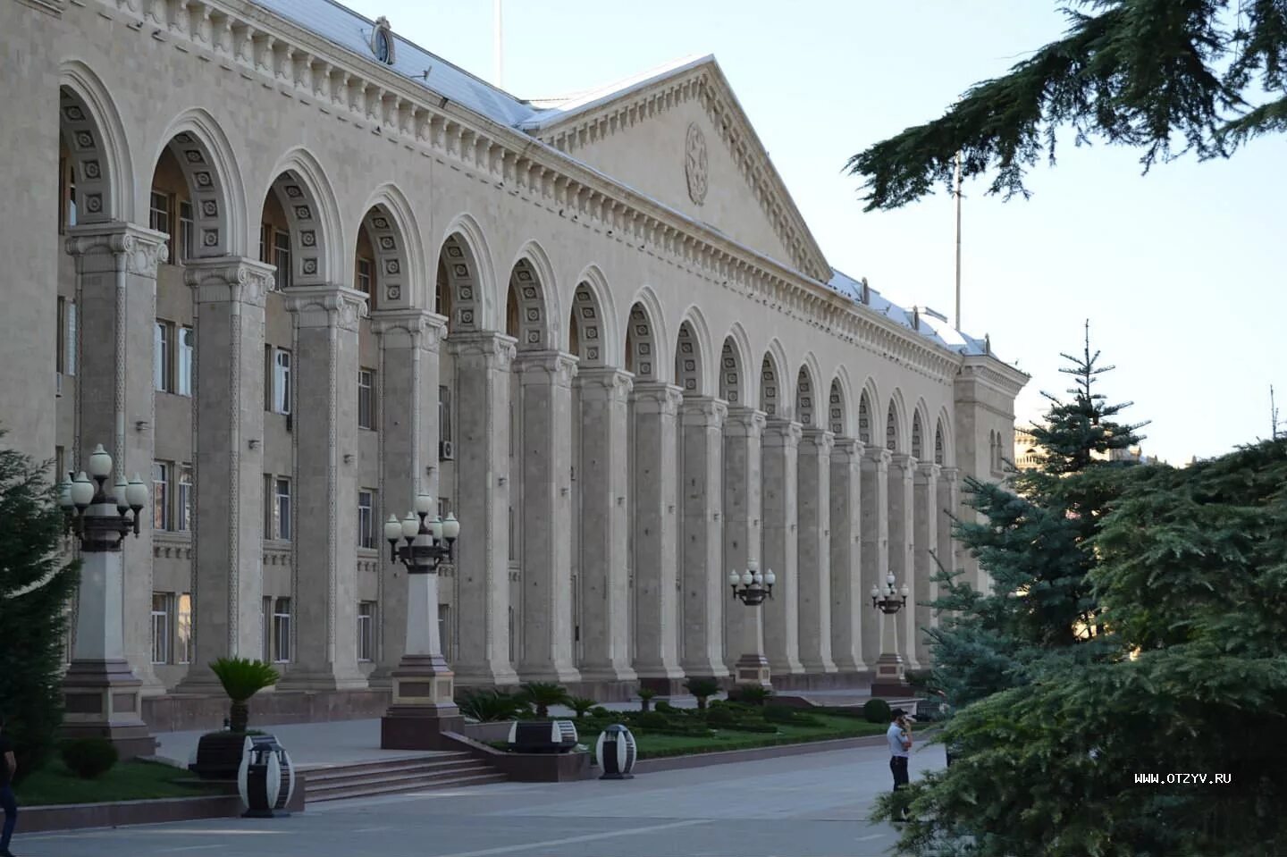 Москва азербайджан гянджа. Гянджа Азербайджан. Гянджа город в Азербайджане. Гянджа площадь. Гянджа филармония.