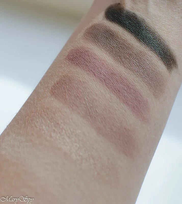 Kiko unlimited stylo 21 свотчи. Kiko свотчи. Kiko свотчи. Kiko milano high pigment eyeshadow 19. Kiko eyeshadow 204.