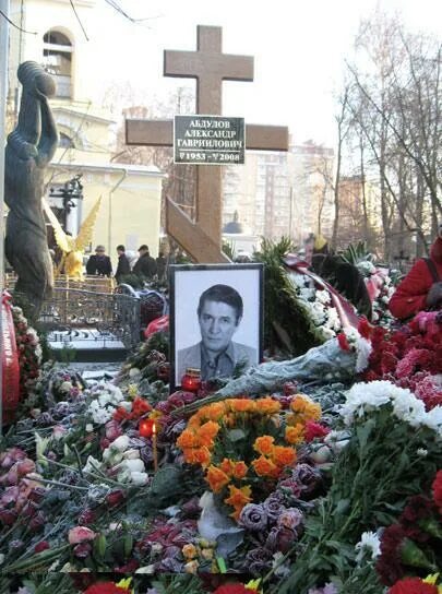 Во сколько лет умерли лет артисты