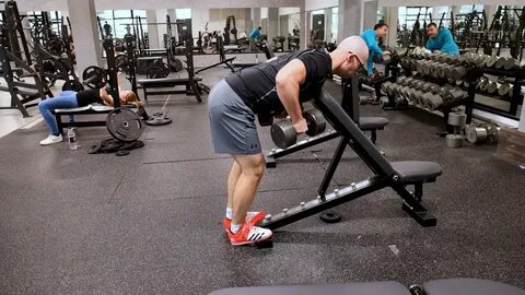 Тяга одной рукой к поясу в наклоне