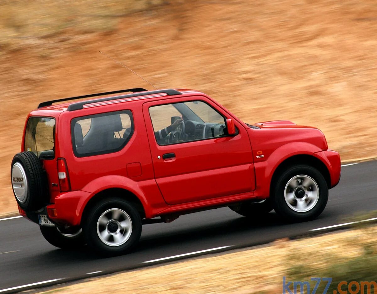 Купить сузуки трехдверный. Suzuki Jimny 2010. Сузуки Джимни красный. Сузуки двухдверная Джимни 3. Suzuki Jimny 2007 красный.
