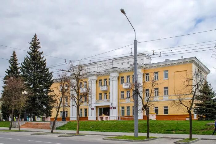 Первомайская ул дом 117. Uroom волгоград. Ул первомайская 117. Москва, люблинская ул. Отель на первомайской москва.