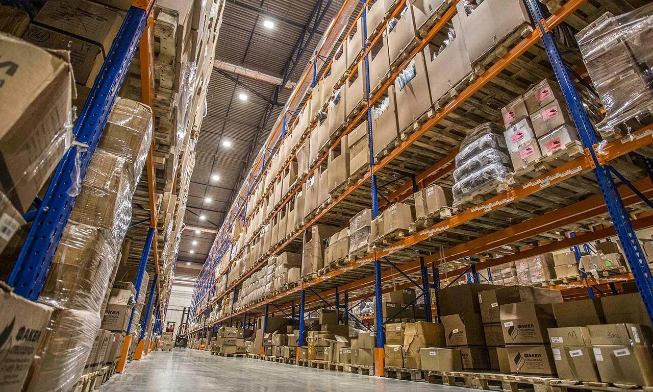 Тонны товара. Складирование товара на складе продуктов. Тонна белья. 3 тонны продуктов. Тонны товара.