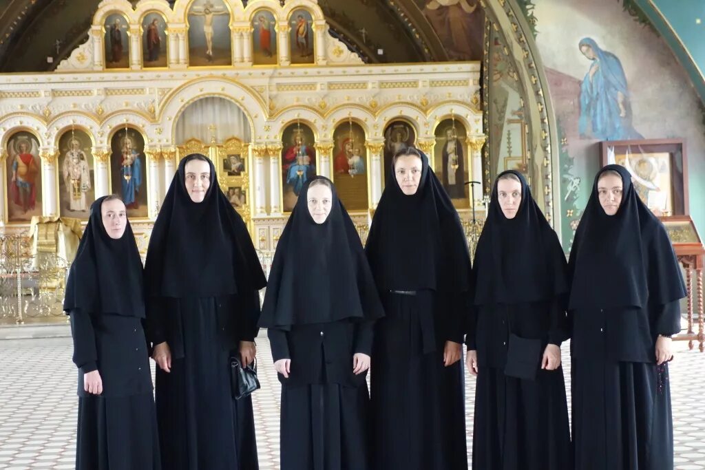 сестер монастыря. сестер монастыря. одигитриевский женский монастырь челябинск. сестер монастыря. форма в монастыре.