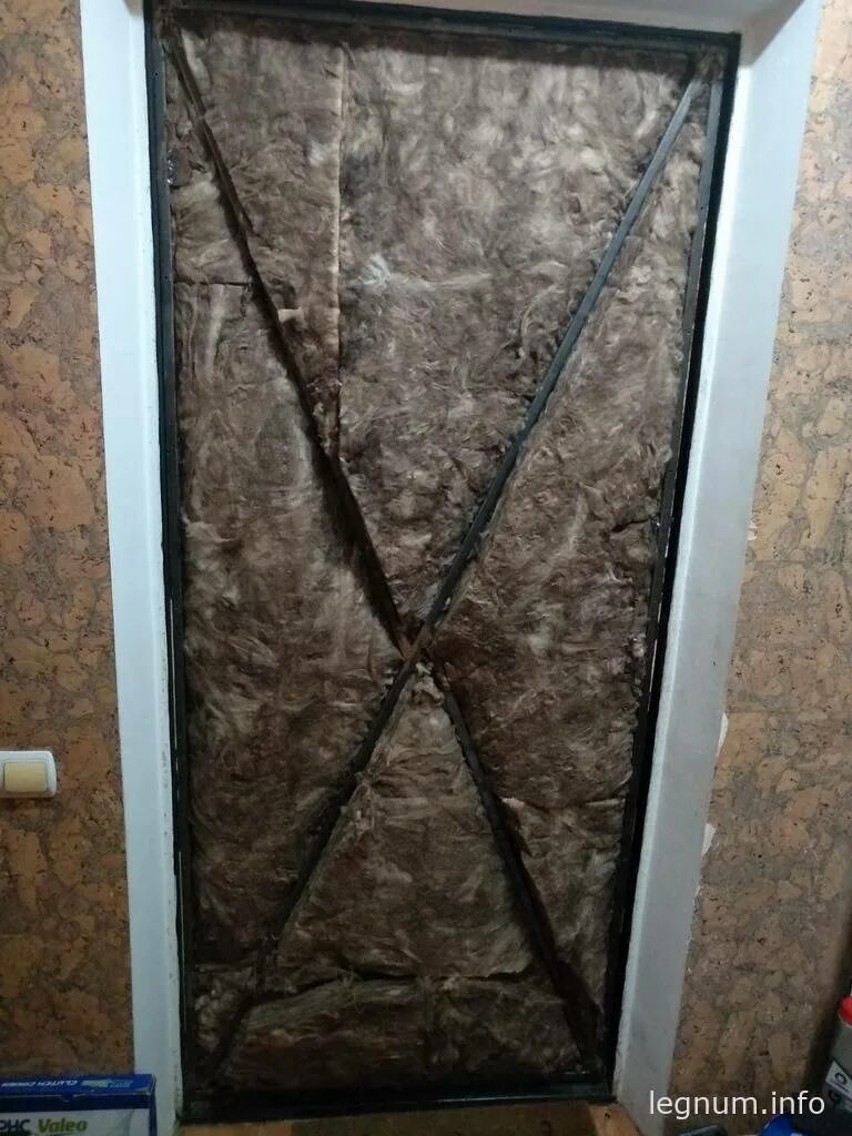 Как утеплить входную металлическую дверь в частном. Утеплитель на дверь входную железную. утеплитель для двери входной. теплоизоляция входной металлической двери. теплоизоляция двери входной.