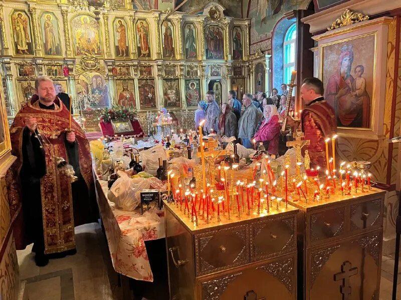 панихида бланк. богослужение троице сергиева лавра. чем отличается панихида от литургии. схема богослужения парастаса. чем отличается панихида от литургии.