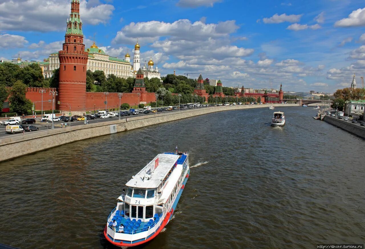 Москва река основная мысль. Реки Москвы. Излучина Москвы реки. Москва река в Москве. Москва на берегу реки.