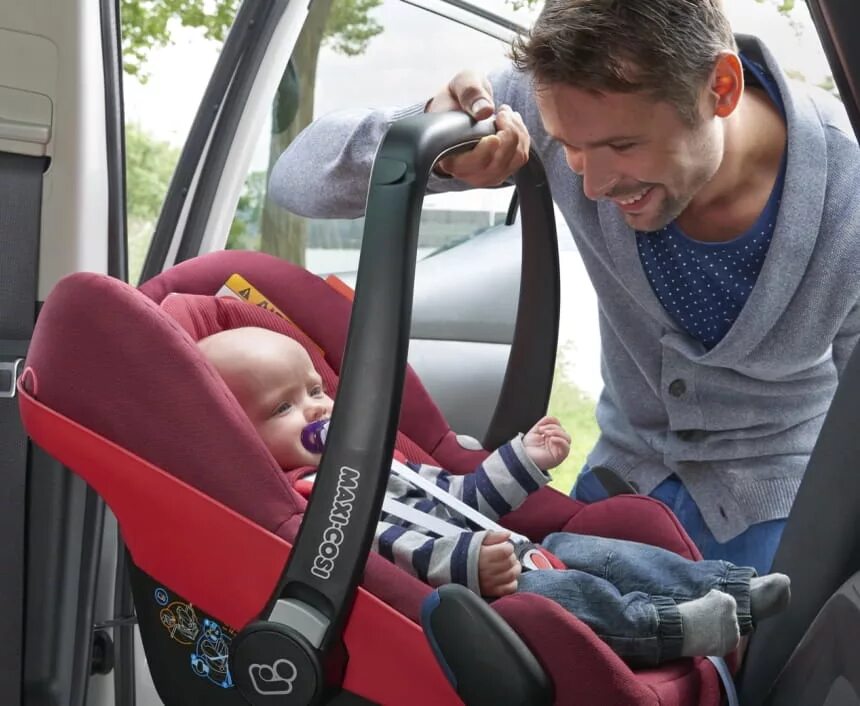 Maxi cosi 1. Автолюлька Maxi cosi Pebble Plus. Maxi cosi Pebble Plus ремни. Maxi cosi Pebble в машине. Макси кози Тоби автокресло люлька.