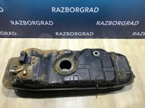 Топливный бак кайрон. Бензобак ssangyong 2211009407. топливный баг ыыыфтп нщгтп лнкщт. топливный бак ssangyong kyron. топливный бак ssangyong kyron дизель.