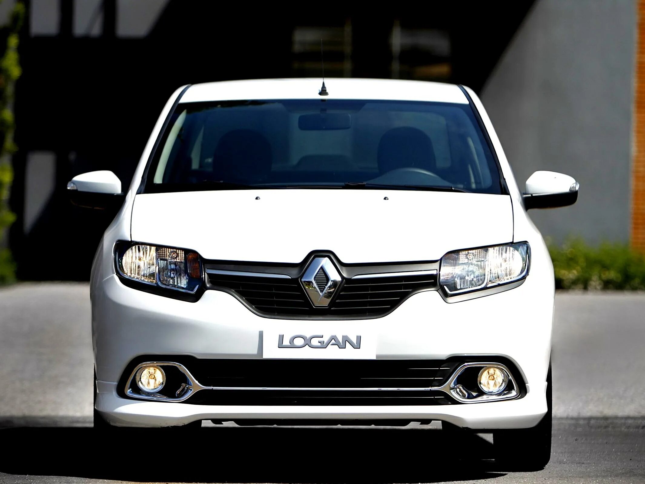 Renault Logan 2. Рено Логан 2 2014. Рено Логан 2014. Renault Logan 2014.