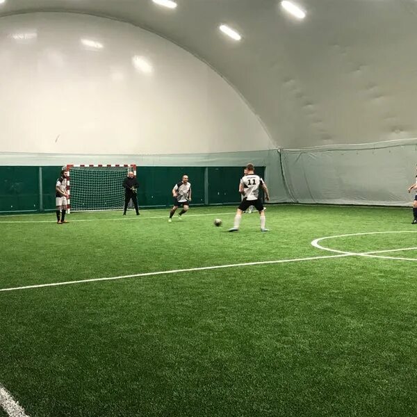 Манеж сити спорт. Лобачевского 114 манеж. city sport футбольный манеж. футбольный манеж citysport раменки. сити спорт лобачевского 114.