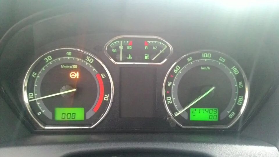 Ошибка на шкоде фабия. Skoda fabia эур. ошибки шкода фабия. шкода фабия ошибка абс 00290. шкода фабия ошибка аккумулятора и усилителя руля.