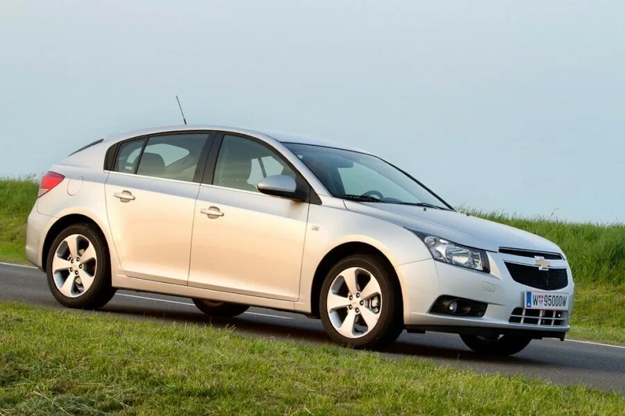 Chevrolet Cruze кузова. Кузов Шевроле Круз седан. Шевроле Круз в кузове хэтчбек. Шевроле Круз хэтчбек американской сборки. Шевроле круз сборка