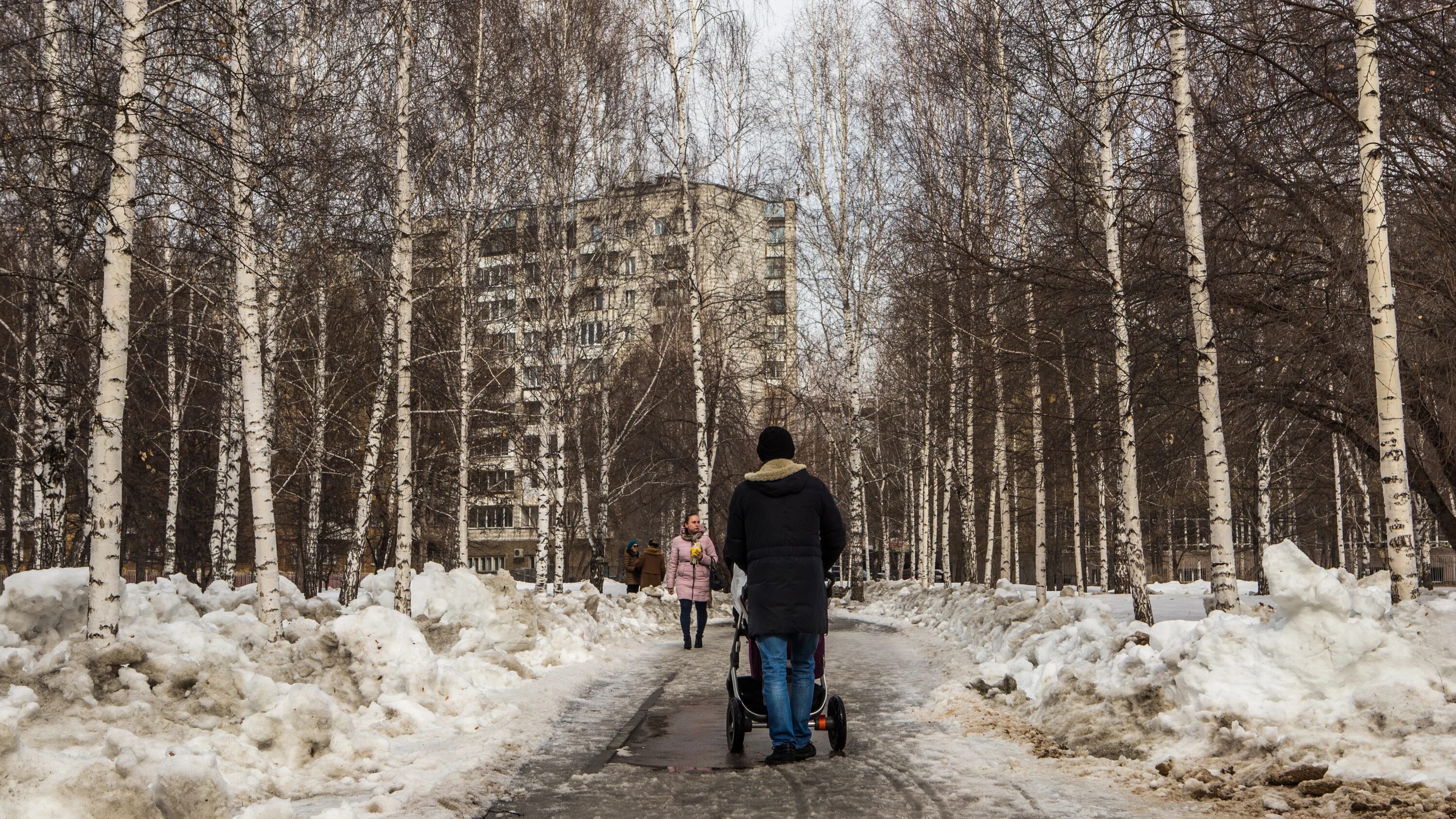 Сайт апрель новосибирск. Новосибирск апрель 2022. Новосибирск в апреле. Апрель в городе.