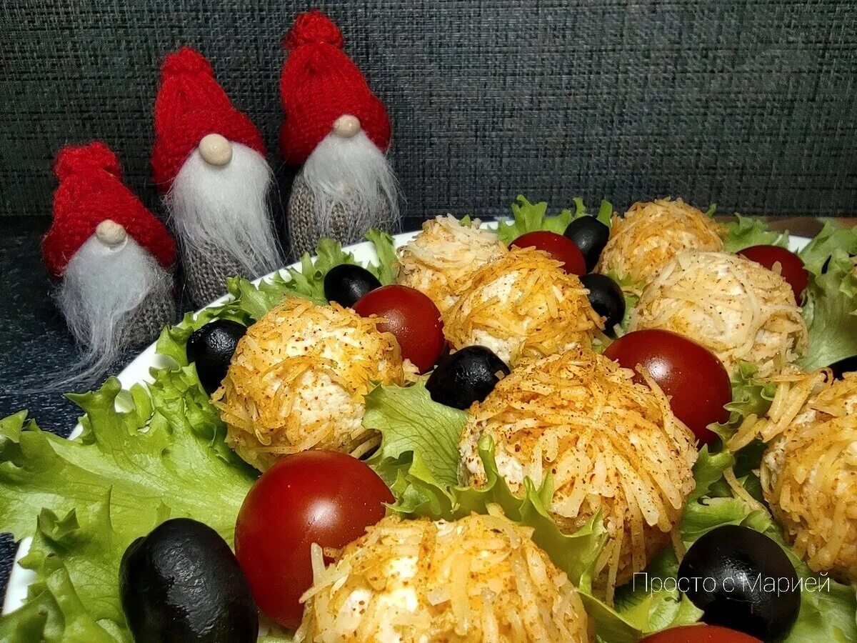 новогодние блюда. королевский оливье. салат на новый год на корпоратив. новогодние салаты. необычные салаты на праздничный стол.