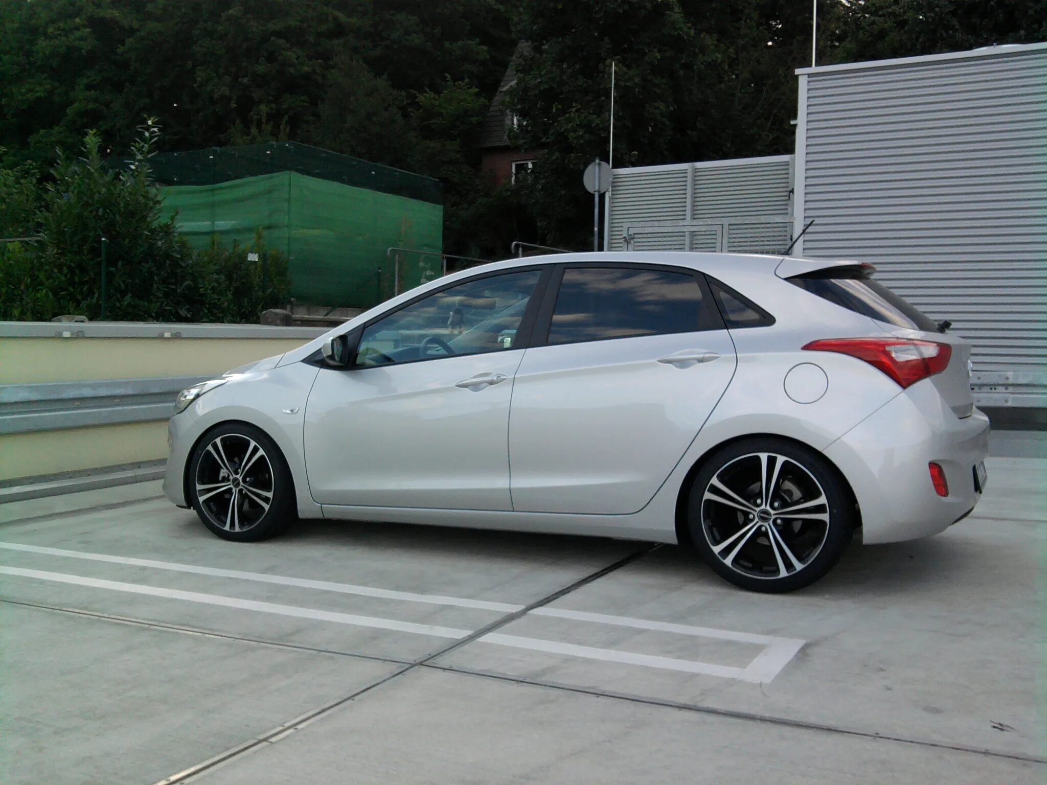 Hyundai i30 r17. Hyundai i30 диски. Hyundai i30 диски. Хендай солярис i30. Диски хендай i30 r17.