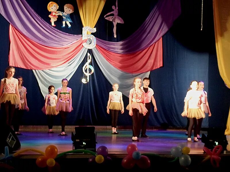 Сценарий на 23 февраля. Украшение сцены в доме культуры. Сценки на концерт. Сценарий концерта. Детский театр.