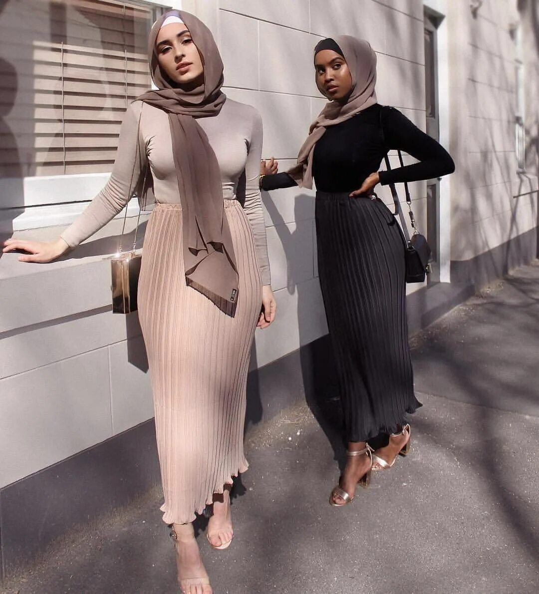 Модная мусульманская. Hijab Moda 2020 одежда Повседневная. Хиджаб турецкая мода стрит. Мусульманская одежда для женщин. Модная мусульманская одежда для женщин.