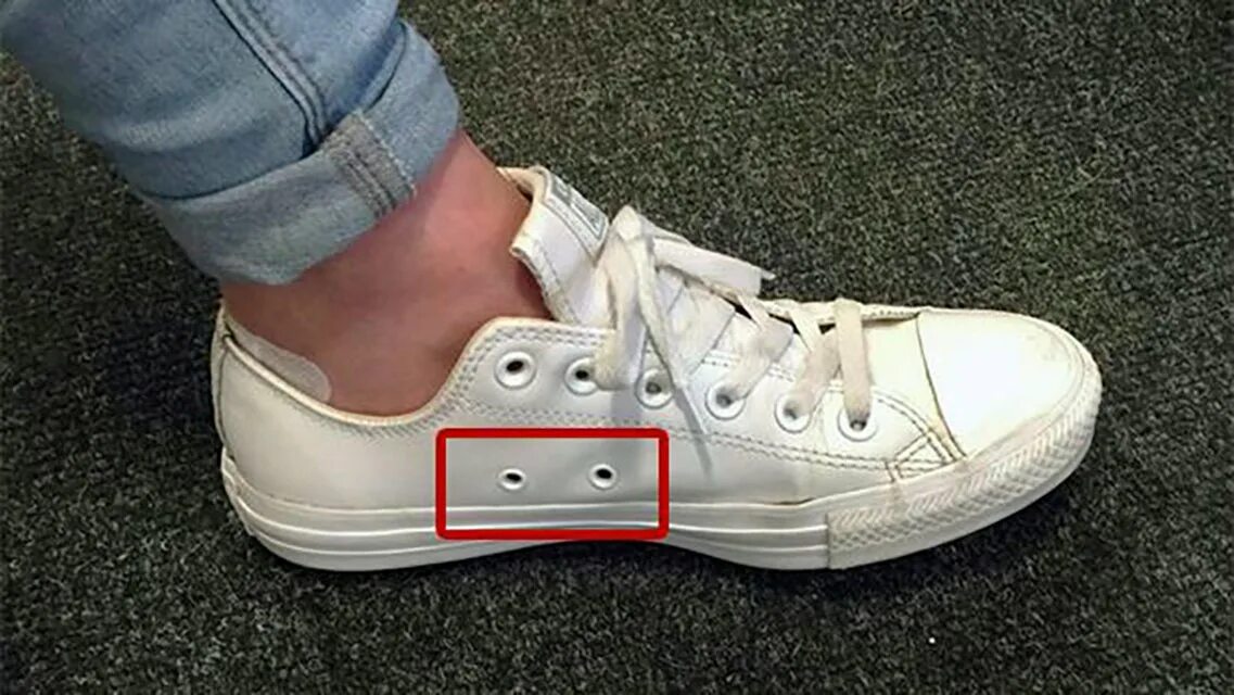 Конверсы. Скрипят кеды. Белые кеды. Кеды конверс желтые. Converse 2002.