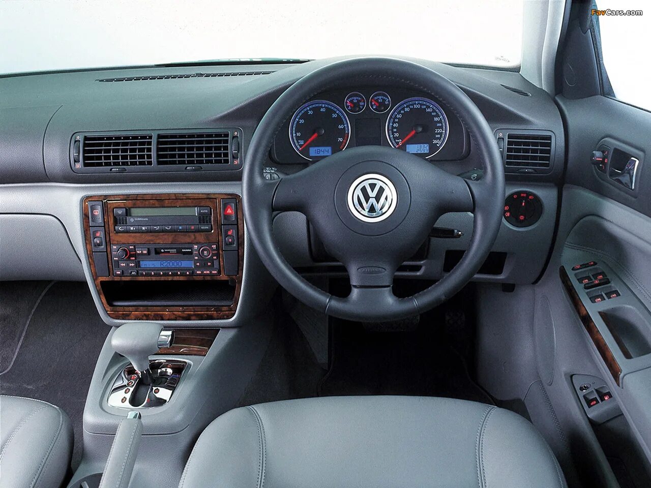 Купить фольксваген в5. VW Passat b5 Interior. Volkswagen Passat b5 2000 салон. Фольксваген Пассат б5 салон. Volkswagen Passat b5+ салон.