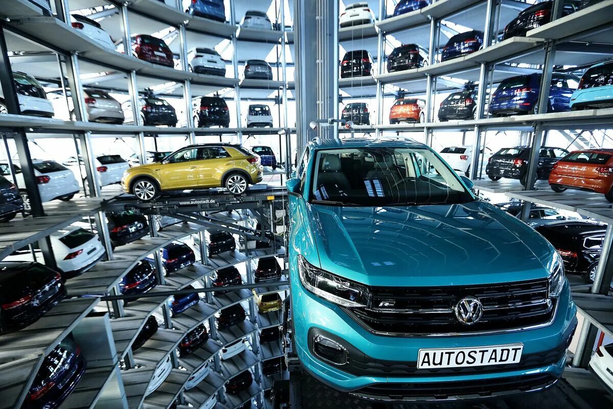 Фольксваген какие фирмы. Фольксваген продукция. Volkswagen AG продукция. Фольксваген АГ. Автоштадт 2016.