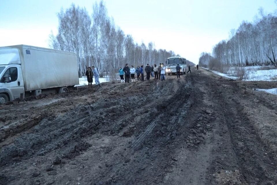 Крутинка автобус. Дорога Крутинка Называевск. Трасса Омск Нововаршавка. Дорога Омск Тевриз. Дорога в Называевск Омской области.