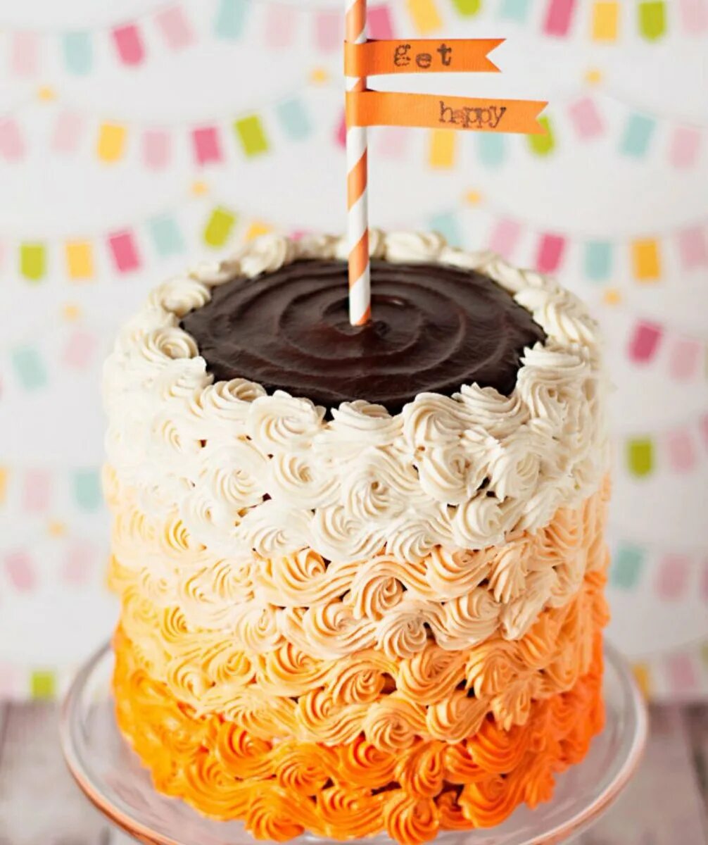 Декор торта мазками. Декор торта мазки сбоку. Как сделать на торте мазки из крема. Торт с мазками. Украшение торта мазками.