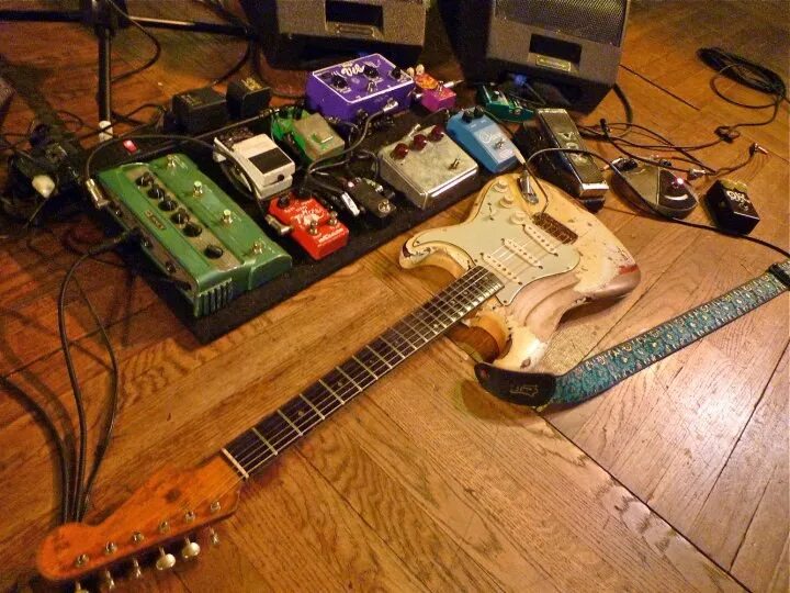 Philip Sayce Rig. Педалборд с пресетами для гитары. Педалборд со стойками для гитары. Запись электрогитары