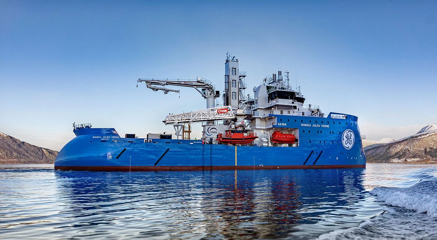 Operating power. Windea offshore. Offshore Project Vessel. Renewable offshore Vessel. Maintenance platform Vessel.