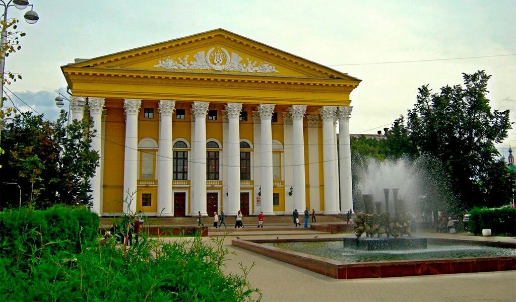 Театральная площадь рязань. Рязанский театр драмы театральная площадь. Театр драмы рязань. Рязанский театр драмы театральная площадь. Театр драмы рязань.