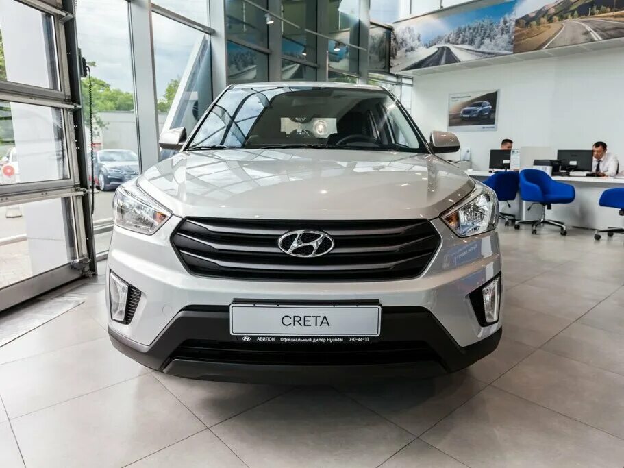 Hyundai creta в автосалоне. Hyundai creta 2017. хендай крета дилер москва. Hyundai creta i 2. хендай крета дилер москва.