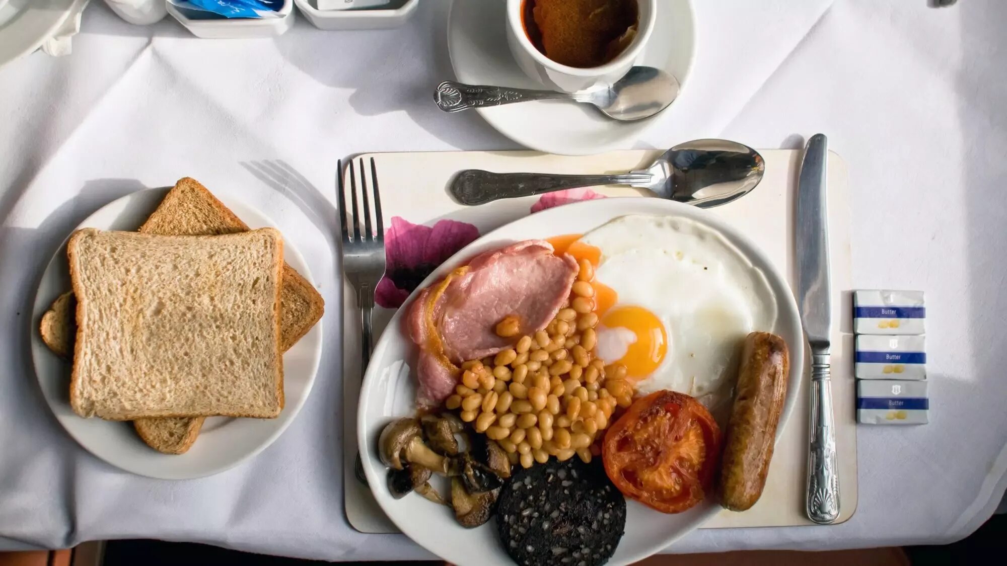 Между ужином и завтраком. Английский завтрак. Английский завтрак в отеле. Традиционный английский завтрак. Английский континентальный завтрак.