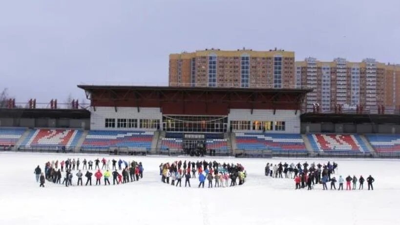 Дженезис каток долгопрудный. Ледовая арена салют долгопрудный. Каток салют самара мехзавод. Арена долгопрудный раздевалки. Ледовый дворец салют в долгопрудном.