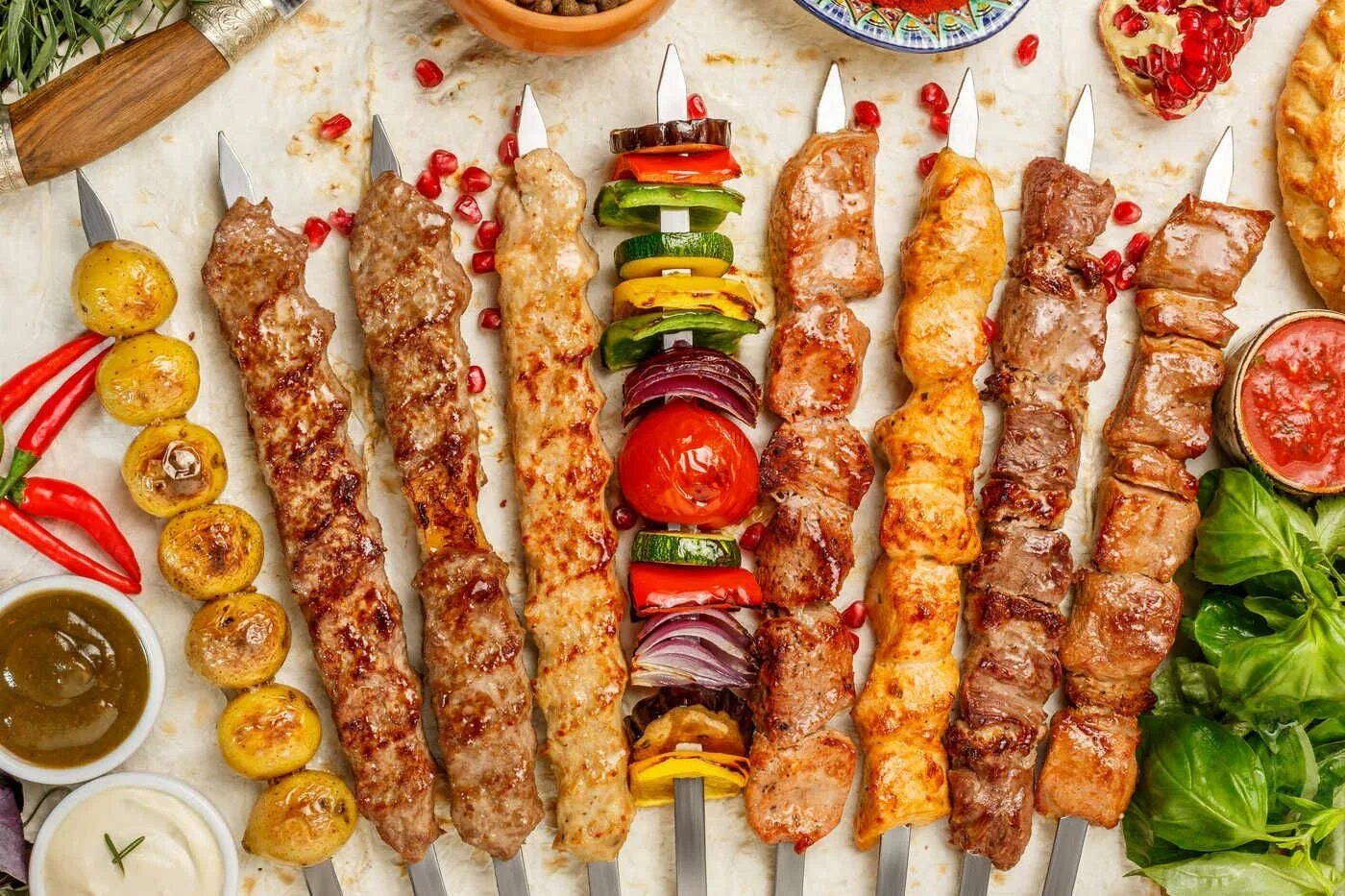 Kebab grill. Люля-кебаб шашлык ассорти. Люля кебаб ассорти. Шаурма с люля-кебаб. Шаурма шашлык люля кебаб.