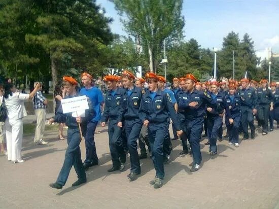 Спасательный школа. Школа спасателей Таганрог. МЧС колледж Ростов на Дону. Школа МЧС В Ростове на Дону. Спасатели МЧС школа.