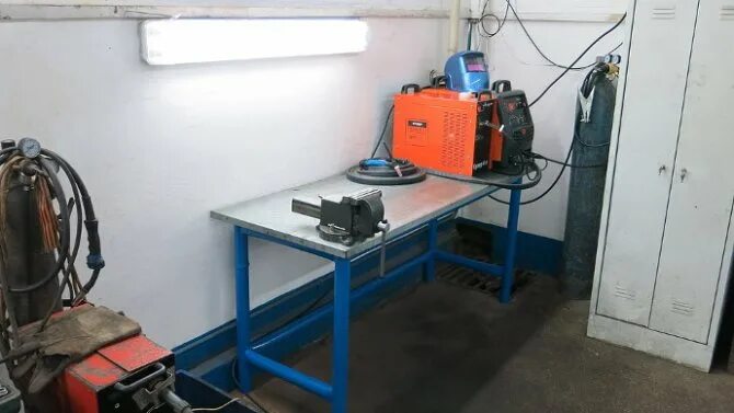 Стационарный сварочный пост. Полуавтомат сварочный стационарный на сварочный пост. Оборудование рабочего места сварщика. Оборудование сварочного поста. Сварка оборудование esab.