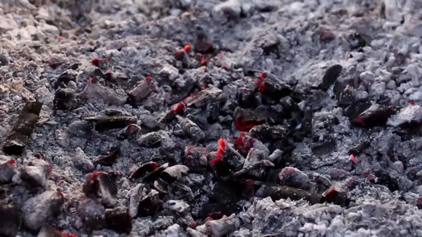 Пепелище сгоревшего дома. Зола пепел. Зола от костра. Smoke fire ash. Зола пепел.