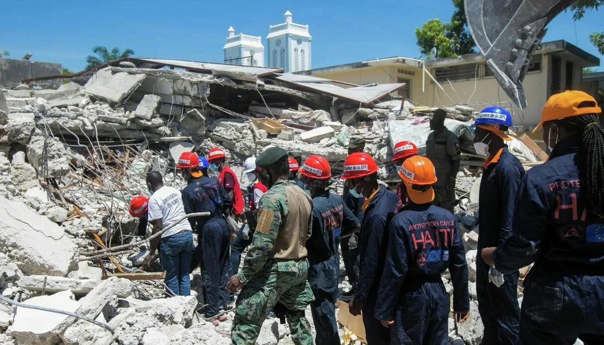 Землетрясение на Гаити 2021. Землетрясение на Гаити 2010. Трагедия на Гаити в 2010 году. Юар что произошло