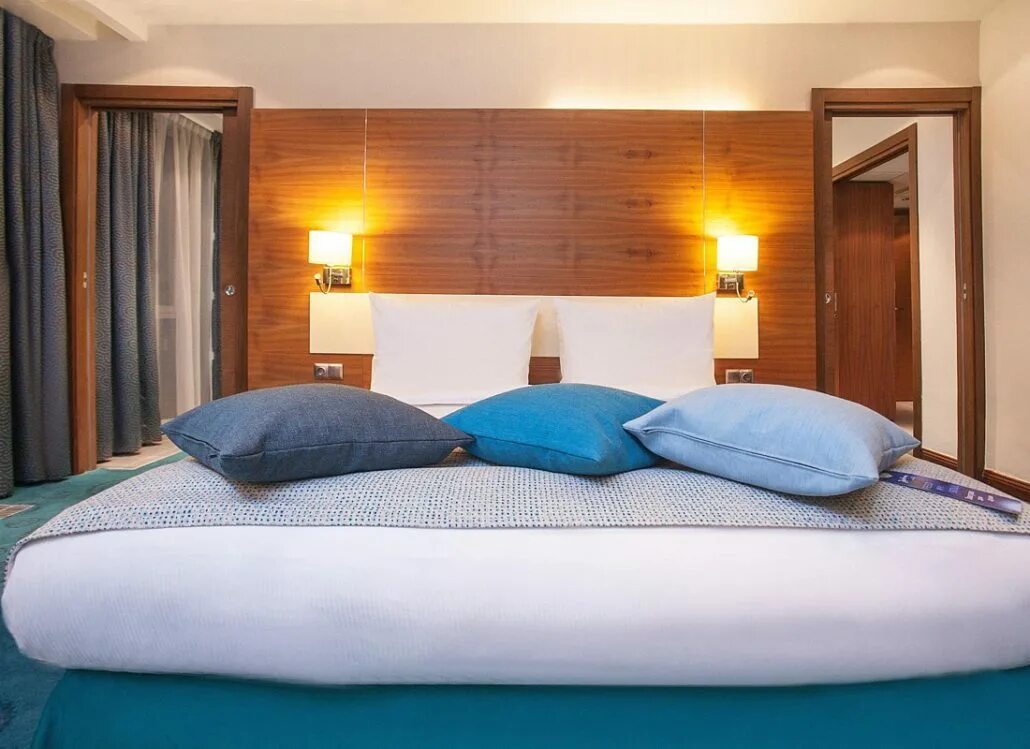 Рэдиссон калининград. Отель radisson blu калининград. рэдиссон калининград гостиница. radisson blu hotel 4 калининград. radisson blu hotel kaliningrad бассейн.