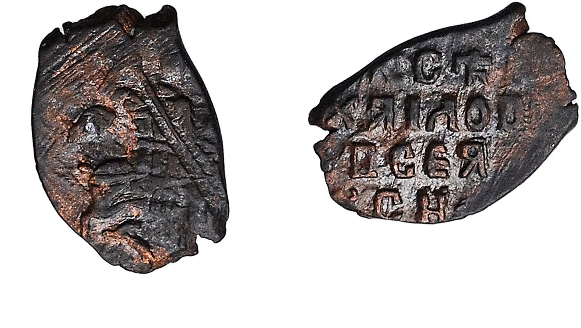 Копейка медный бунт алексея михайловича. Медный бунт серебряные монеты. Медный бунт в 17 веке. Медные монеты 17 века медный бунт. Денга алексея михайловича.