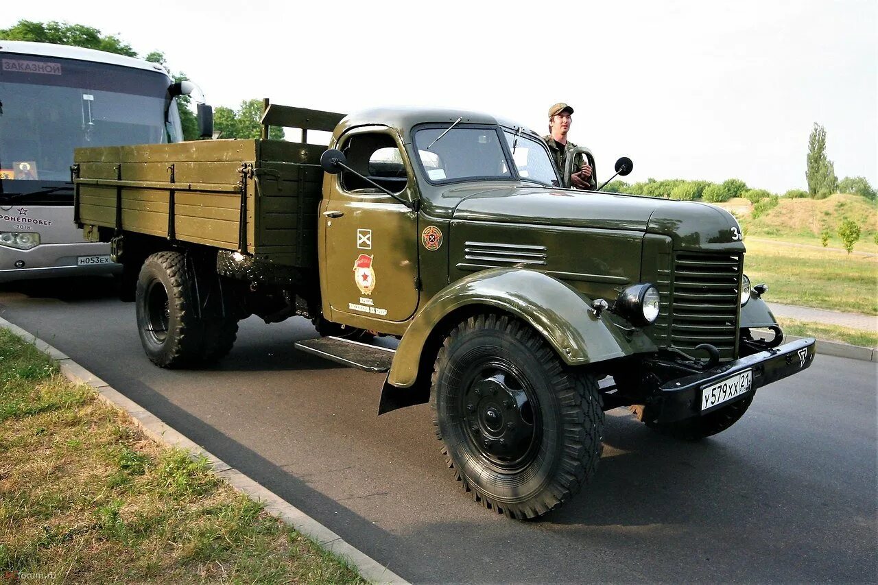 Зис грузовик. ЗИЛ 150. ЗИС-150 грузовой. Грузовик ЗИЛ 150. ЗИЛ-150 грузовой автомобиль.