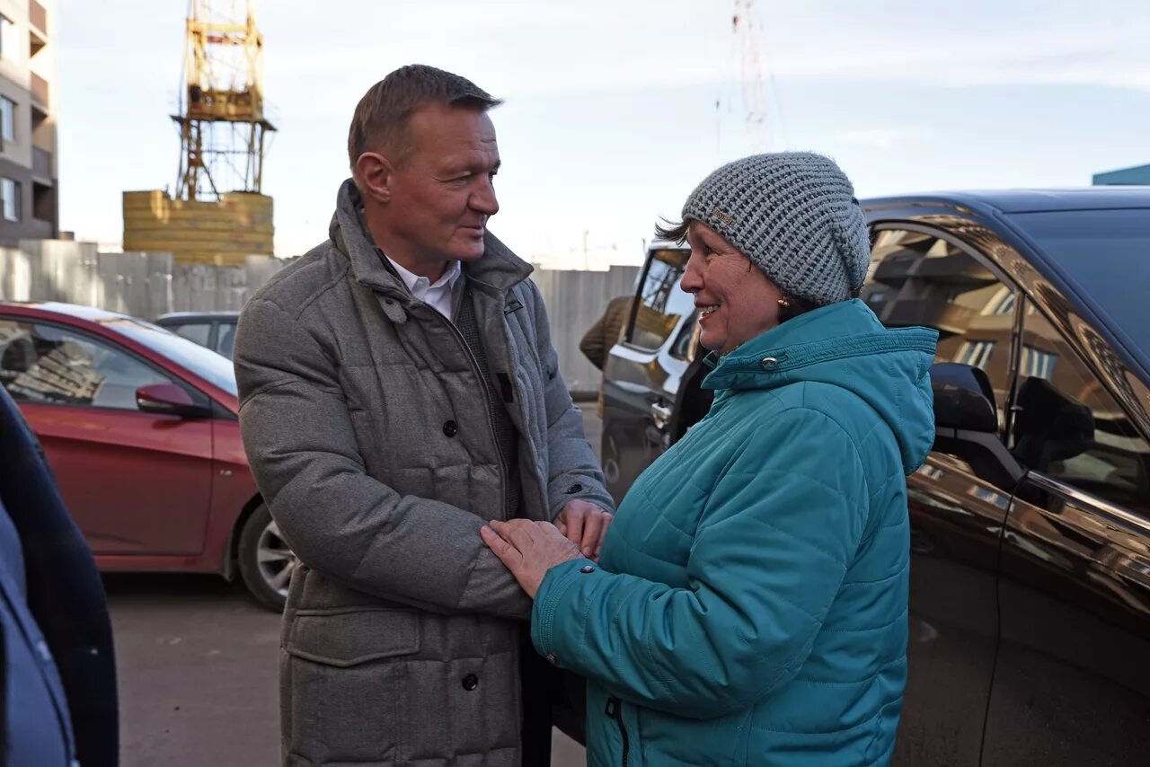 Железногорск курская область когда дадут воду сегодня. Железногорск губернатор. Мэр Железногорска Курской области. Дирекция по строительству Железногорск Курская область. Автопарк губернатора Курской области.