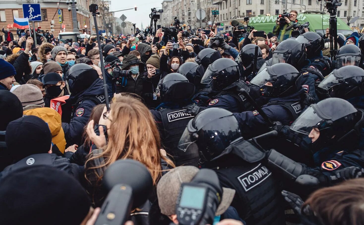 Злостное неповиновение. Гражданское неповиновение. Неповиновение сотруднику полиции. Протесты на Дворцовой площади.