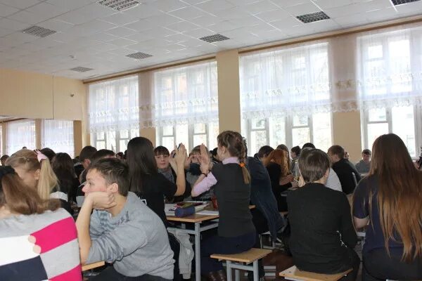 Великие луки школа номет 9. Школа 1 великие луки. Школа 2 великие луки. Школа 16 великие. 16 школа псков.